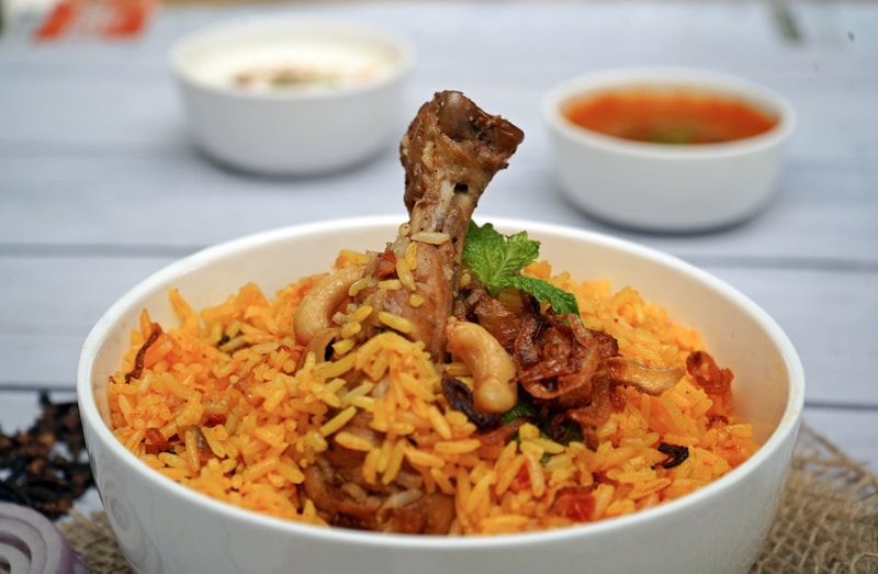 Fresh chicken biryani catering in Karachi — Khanzada Pakwan Center